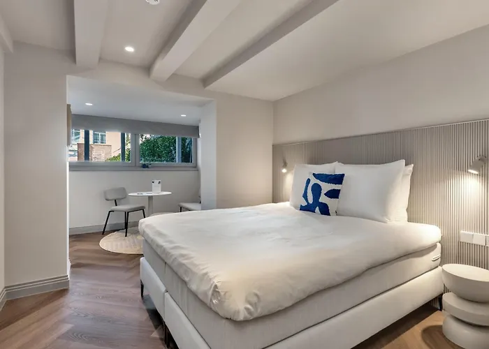 Kobalt - * The Hague